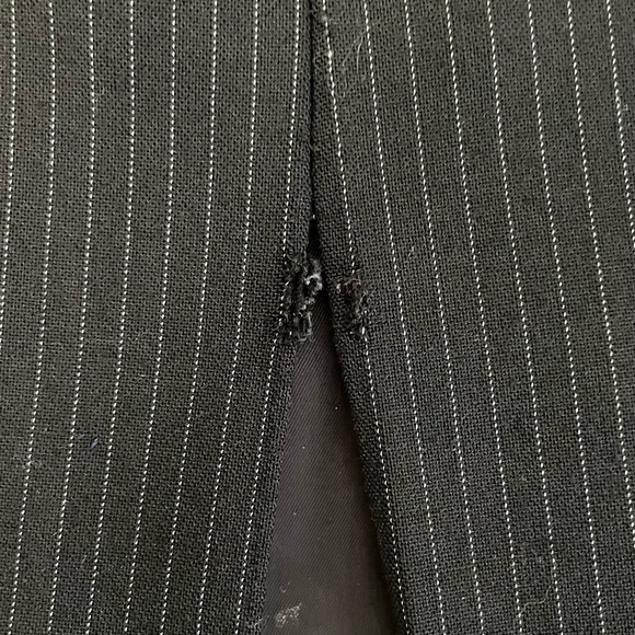 Express Black Pinstripe Pencil Skirt.  Size 2. Fully lined, 2 belt loop sizes. - Picture 8 of 9